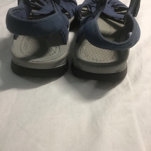 Keen Rose Sandal in Navy, Size 11 - Picture 5 of 9